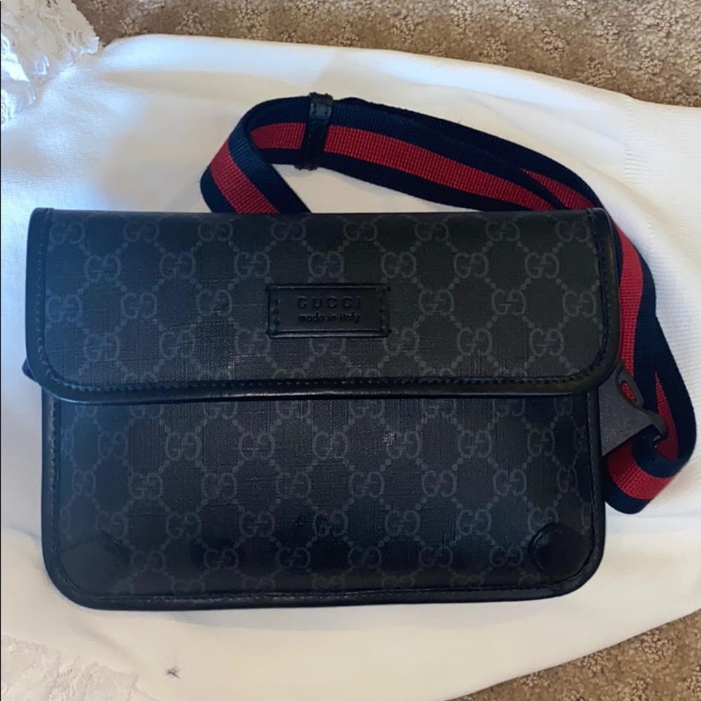 Gucci Black belt bag